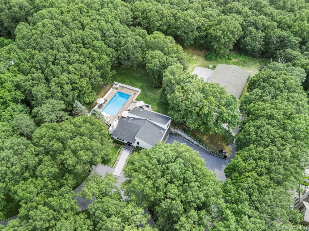 98 Old Farm Road Sagaponack, NY 11962