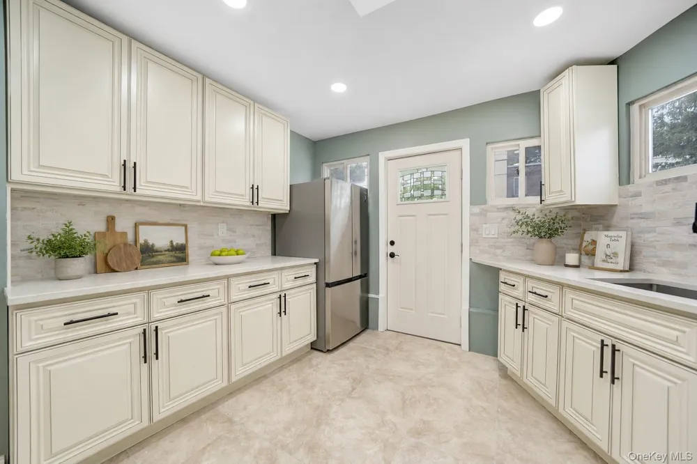 1852 E 34th Street Brooklyn, NY 11234