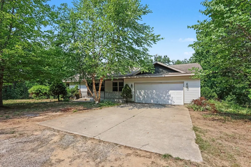 3748 S Sweet Lake Drive Twin Lake, MI 49457