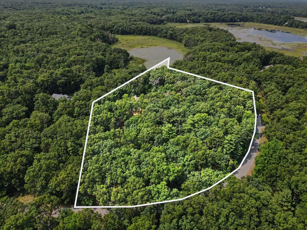 3748 S Sweet Lake Drive Twin Lake, MI 49457