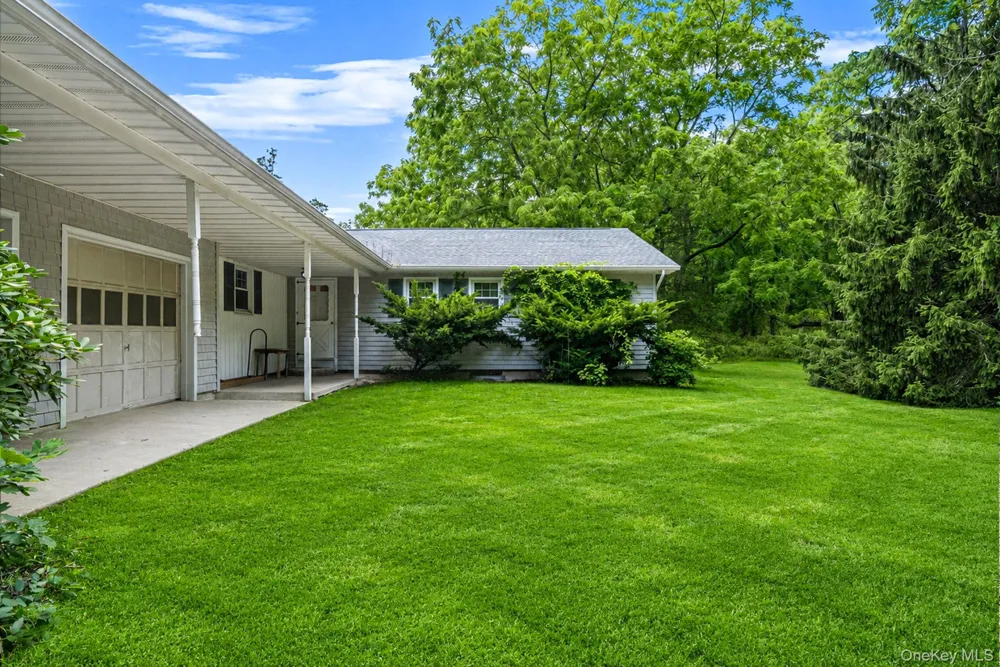 42 E Bartlett Road Middle Island, NY 11953