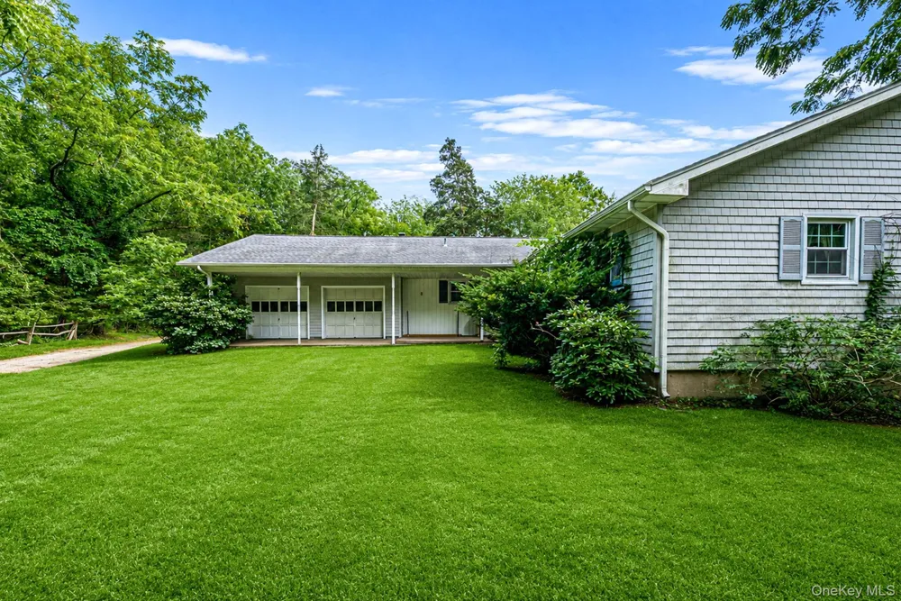 42 E Bartlett Road Middle Island, NY 11953