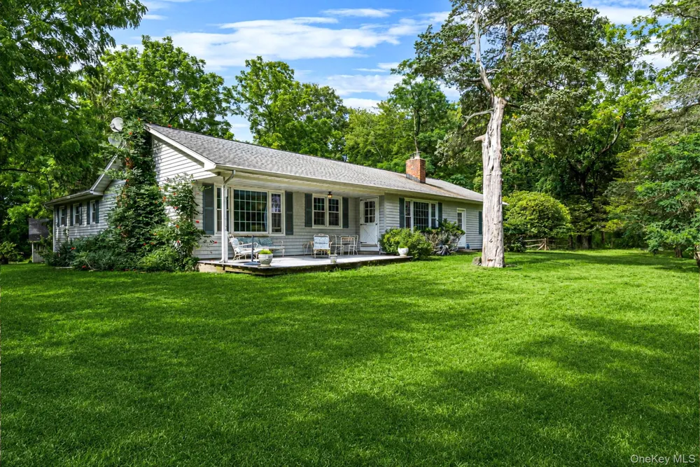 42 E Bartlett Road Middle Island, NY 11953