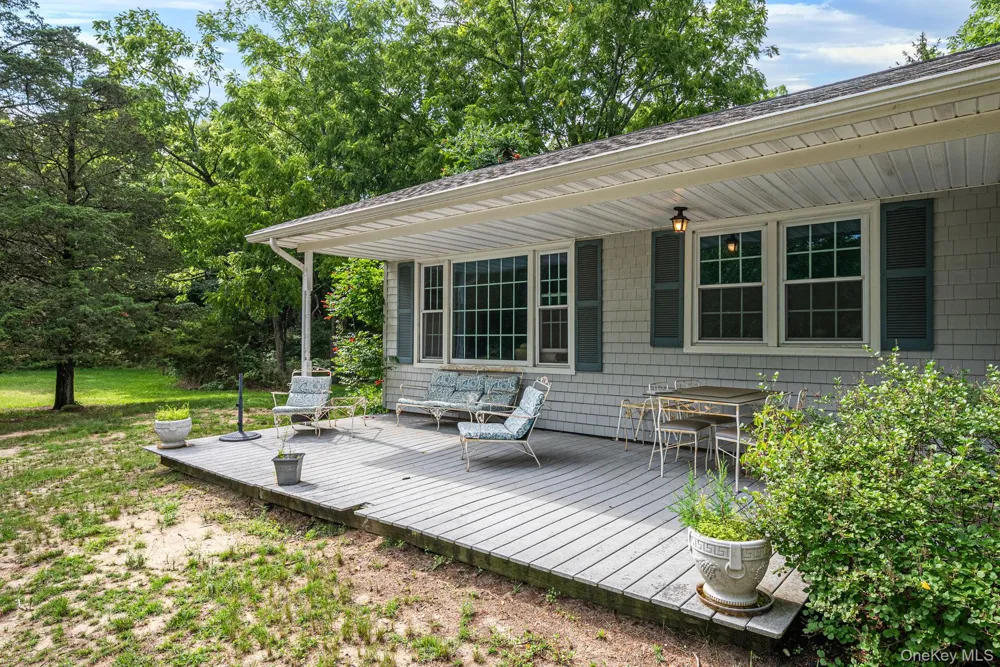 42 E Bartlett Road Middle Island, NY 11953