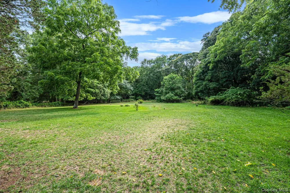 42 E Bartlett Road Middle Island, NY 11953