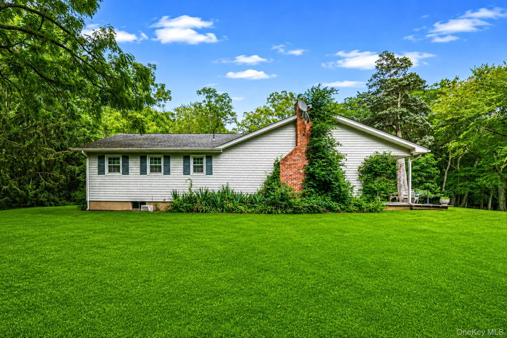 42 E Bartlett Road Middle Island, NY 11953