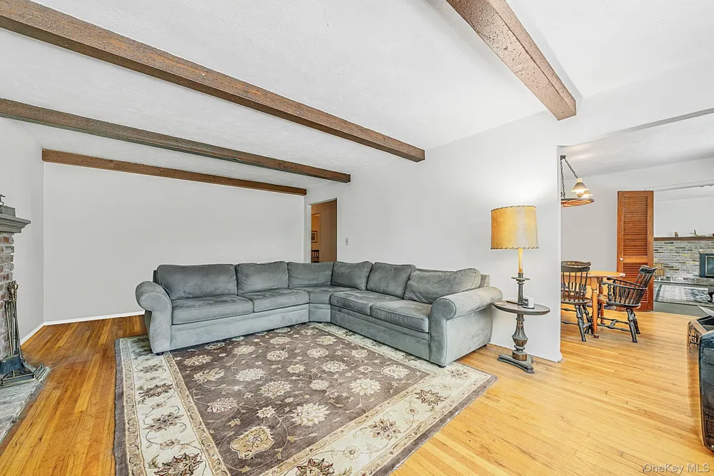 42 E Bartlett Road Middle Island, NY 11953