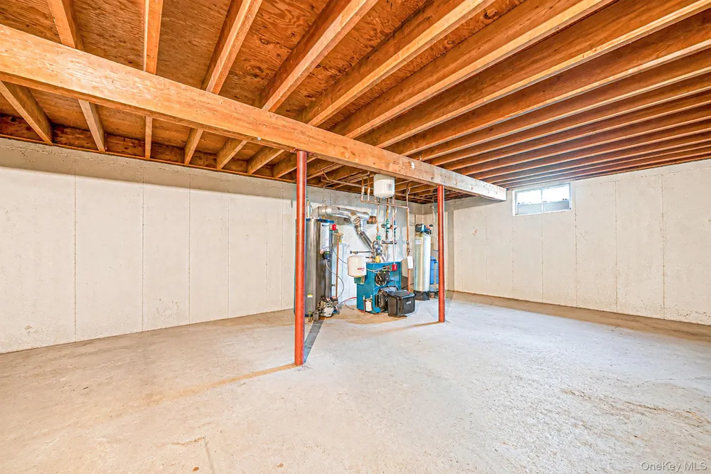 42 E Bartlett Road Middle Island, NY 11953