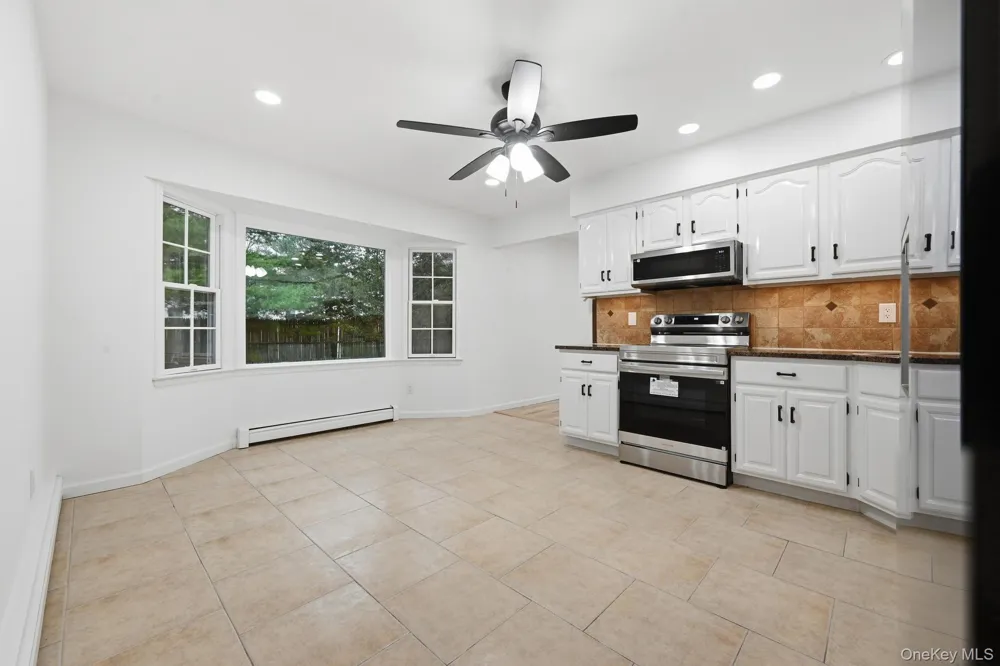 19 Sherwood Court Lake Ronkonkoma, NY 11779