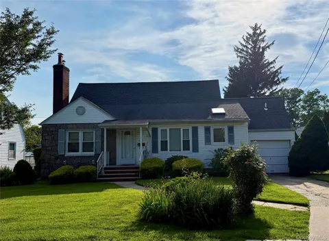 129 Greenway W