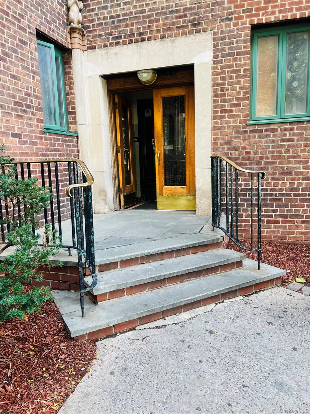 1595 Unionport Road #11A Bronx, NY 10462