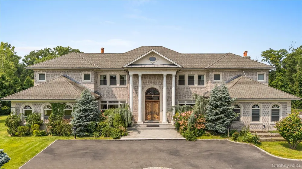 3 Valentine Farm Court Old Brookville, NY 11545