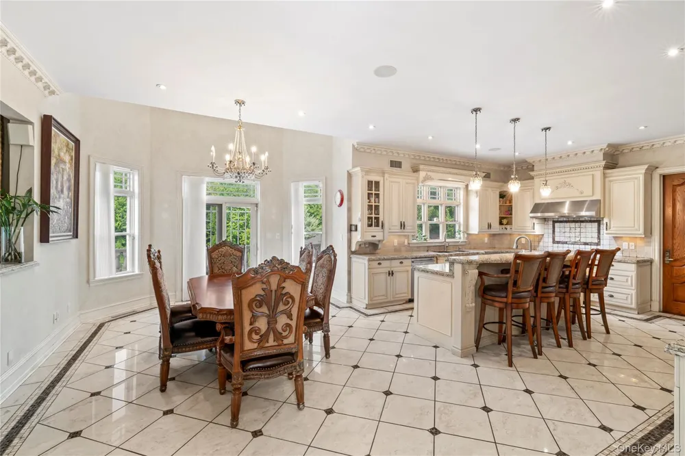 3 Valentine Farm Court Old Brookville, NY 11545