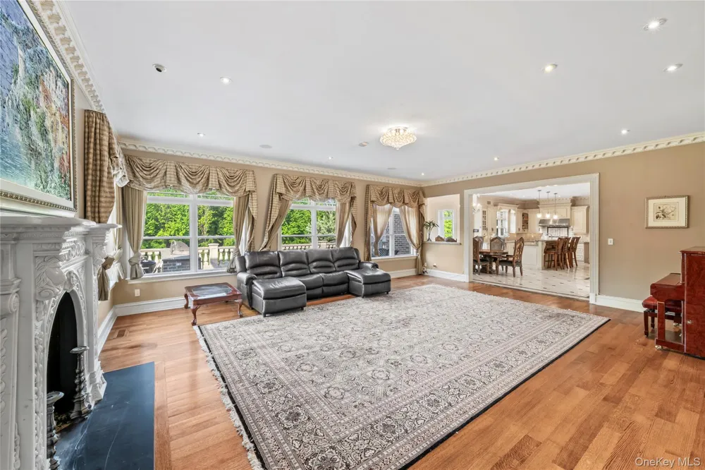 3 Valentine Farm Court Old Brookville, NY 11545