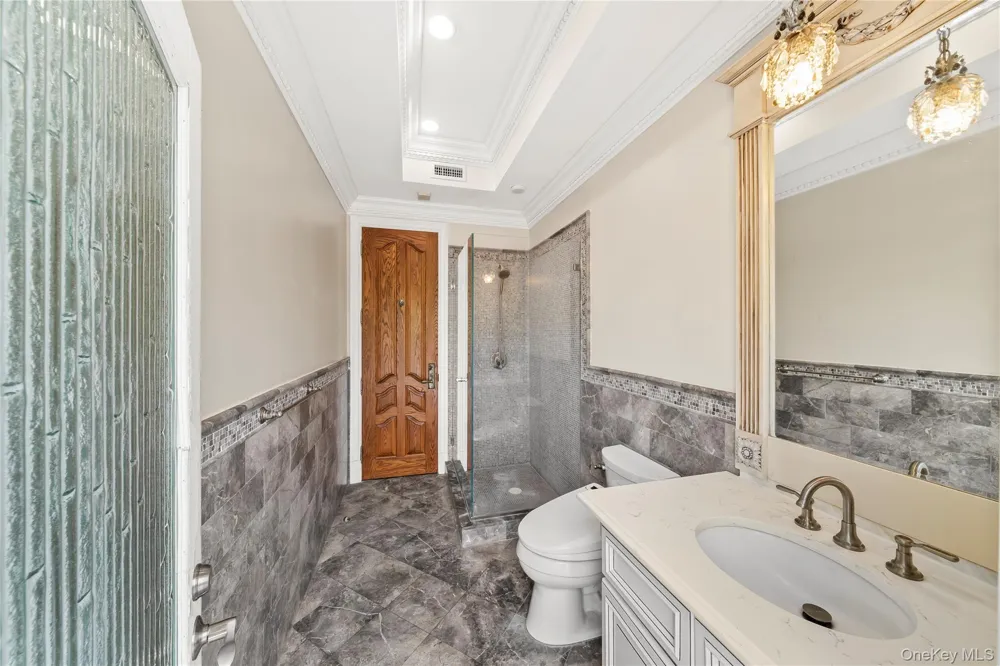 3 Valentine Farm Court Old Brookville, NY 11545