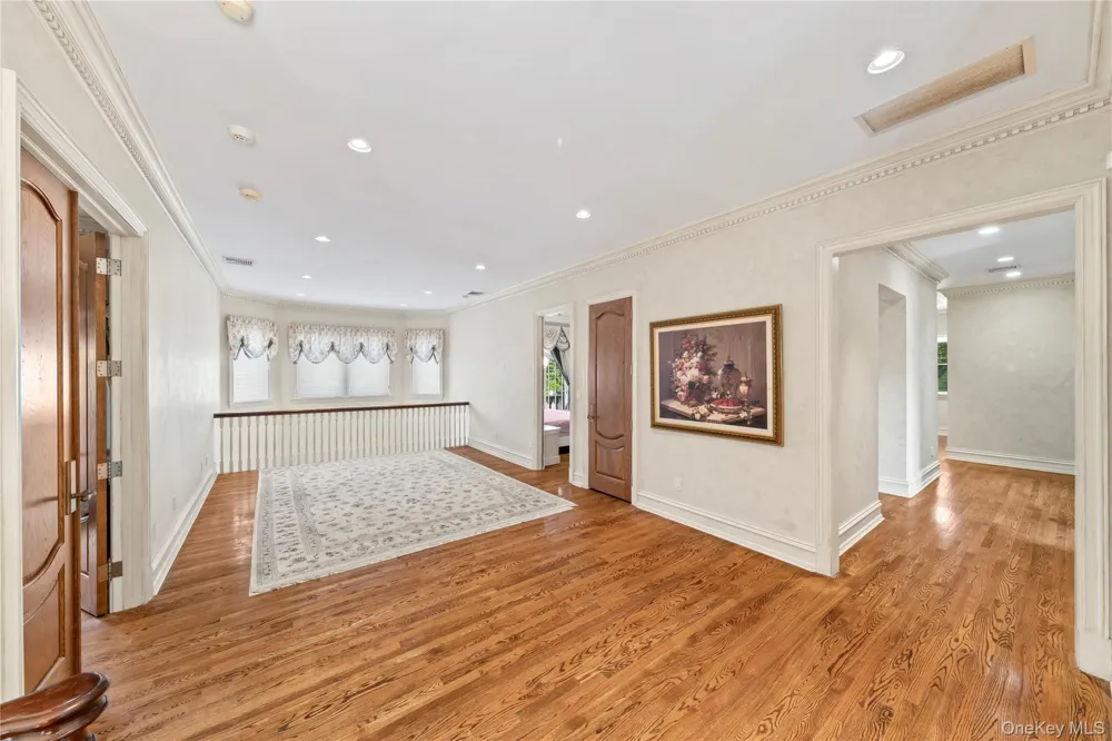 3 Valentine Farm Court Old Brookville, NY 11545