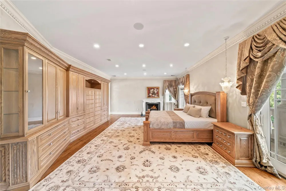 3 Valentine Farm Court Old Brookville, NY 11545