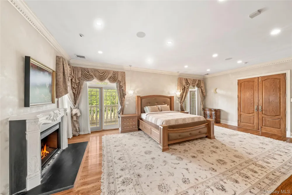 3 Valentine Farm Court Old Brookville, NY 11545