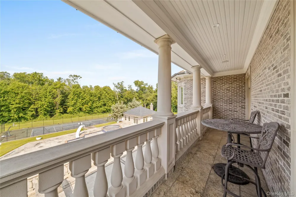 3 Valentine Farm Court Old Brookville, NY 11545