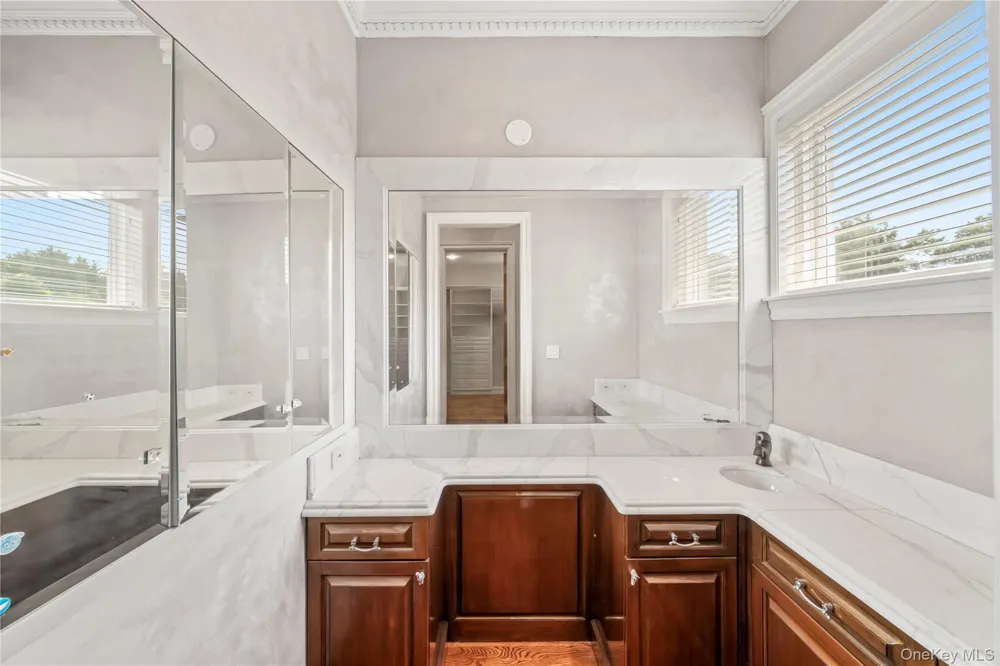 3 Valentine Farm Court Old Brookville, NY 11545