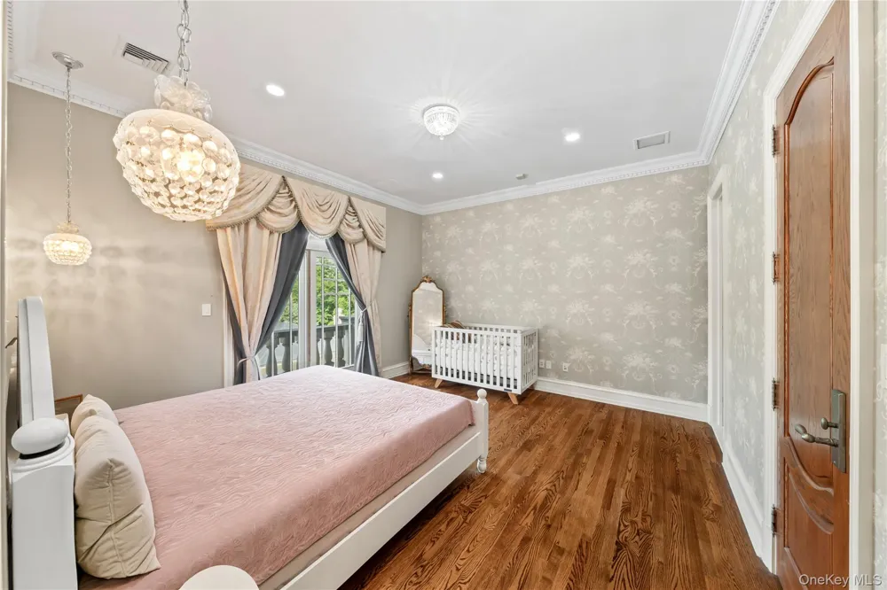 3 Valentine Farm Court Old Brookville, NY 11545