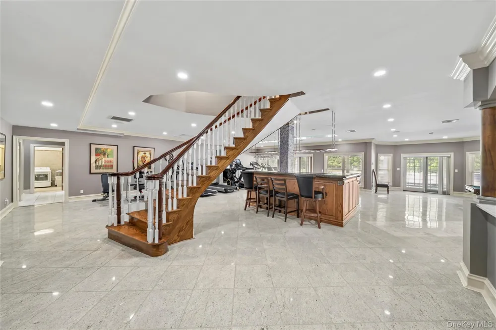 3 Valentine Farm Court Old Brookville, NY 11545