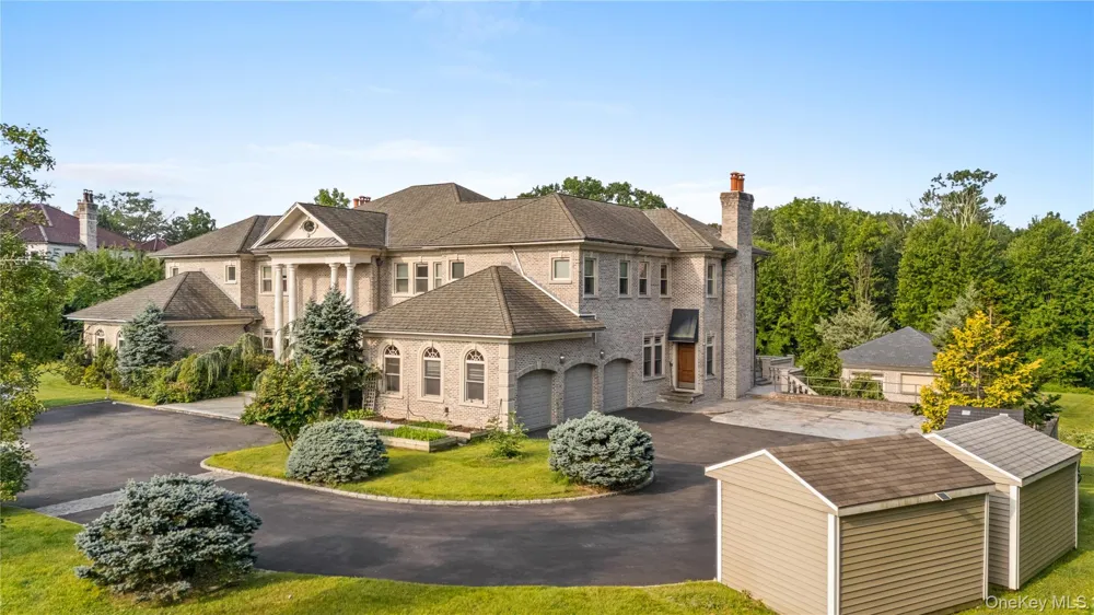 3 Valentine Farm Court Old Brookville, NY 11545
