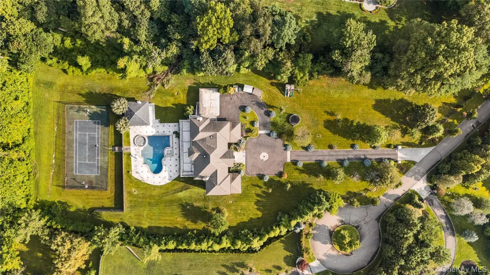 3 Valentine Farm Court Old Brookville, NY 11545