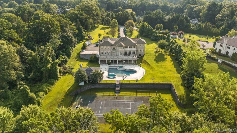 3 Valentine Farm Court Old Brookville, NY 11545