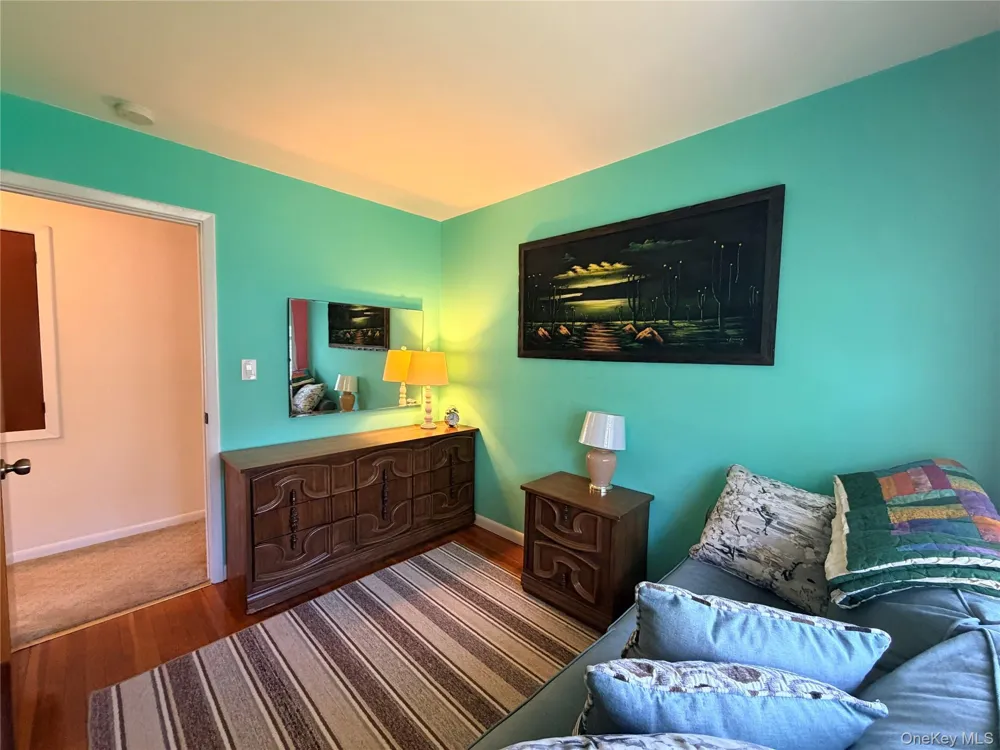 381 Monroe Avenue Lindenhurst, NY 11757