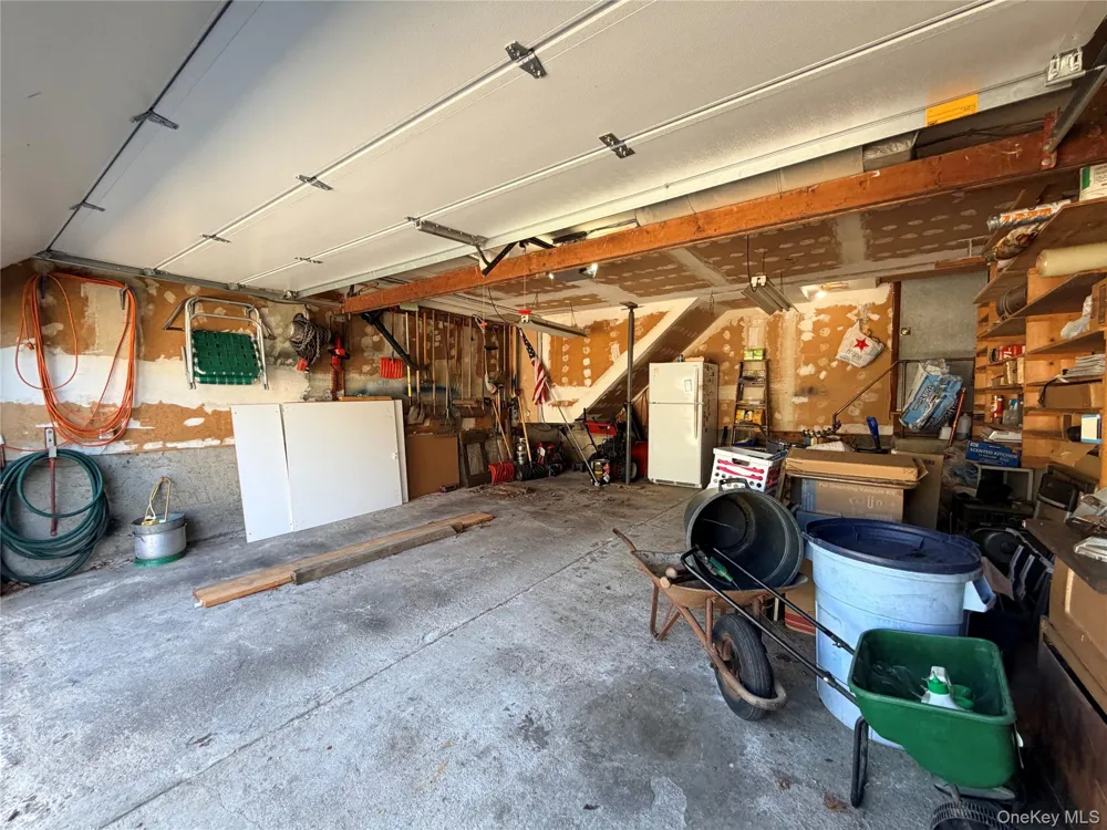 381 Monroe Avenue Lindenhurst, NY 11757