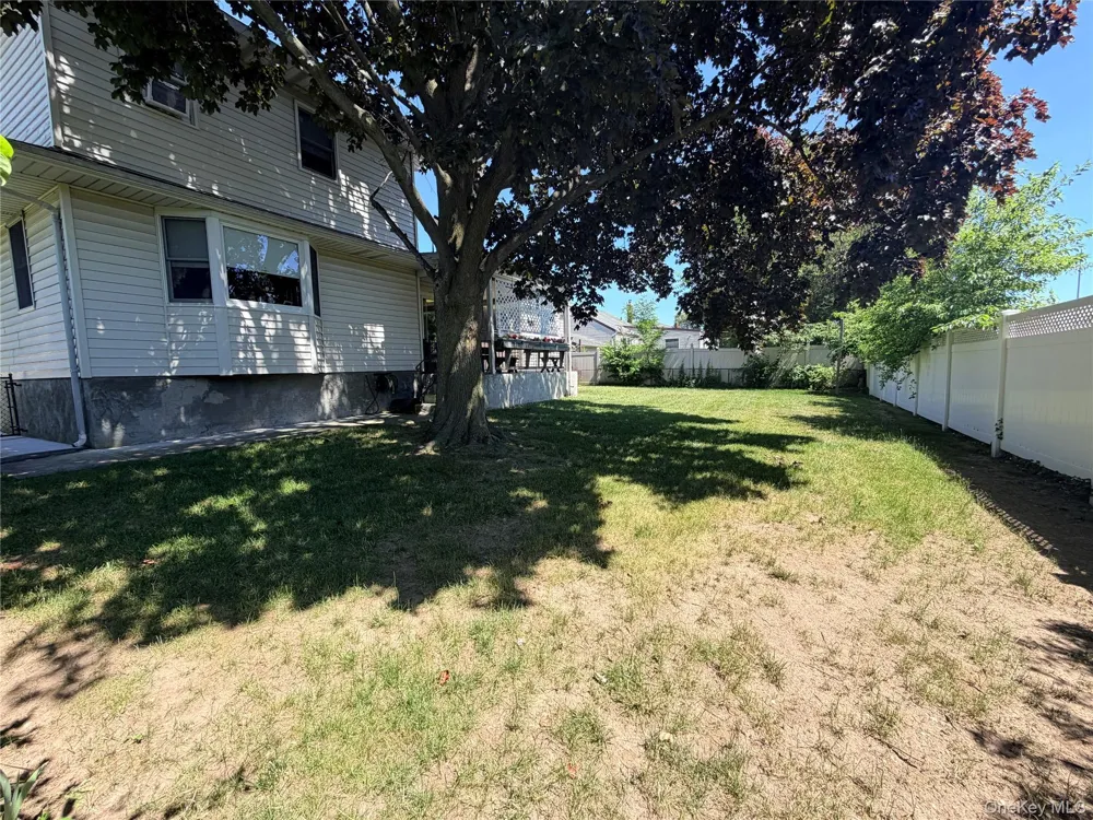 381 Monroe Avenue Lindenhurst, NY 11757