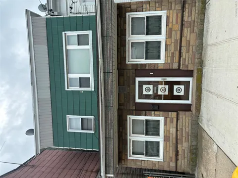 87-18 95th Avenue