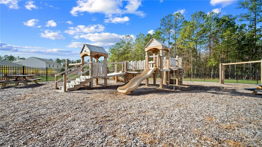 123 Siskin Road Bloomingdale, GA 31302