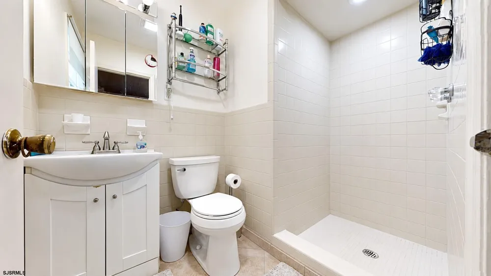 1916 West Avenue Linwood, NJ 08221
