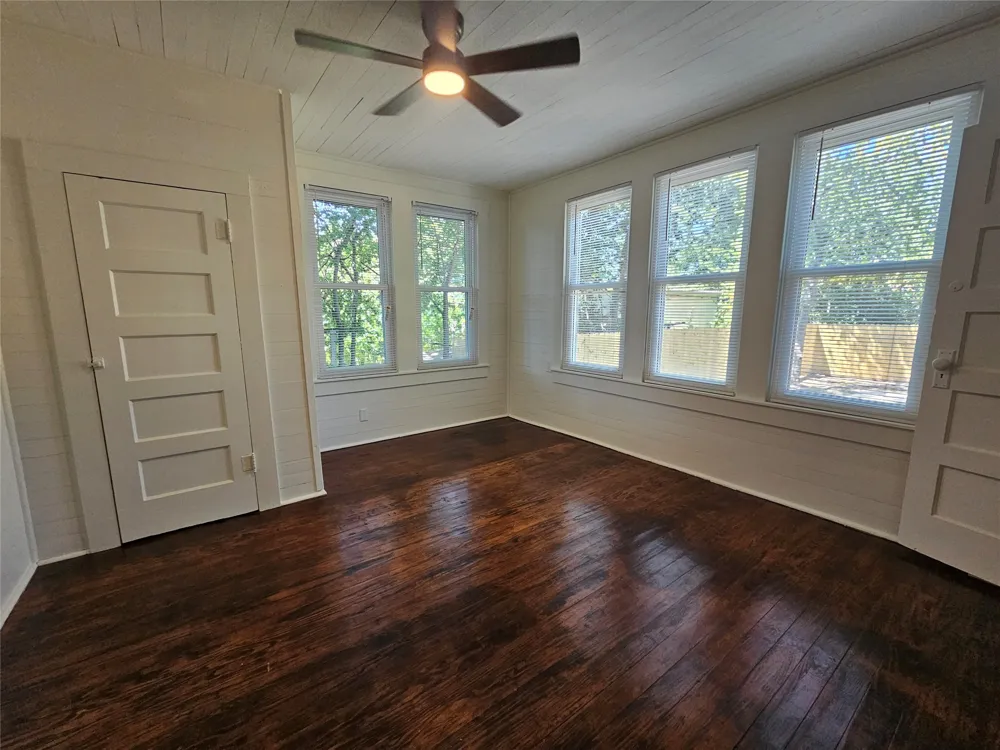 305 W Sabine Street Groesbeck, TX 76642