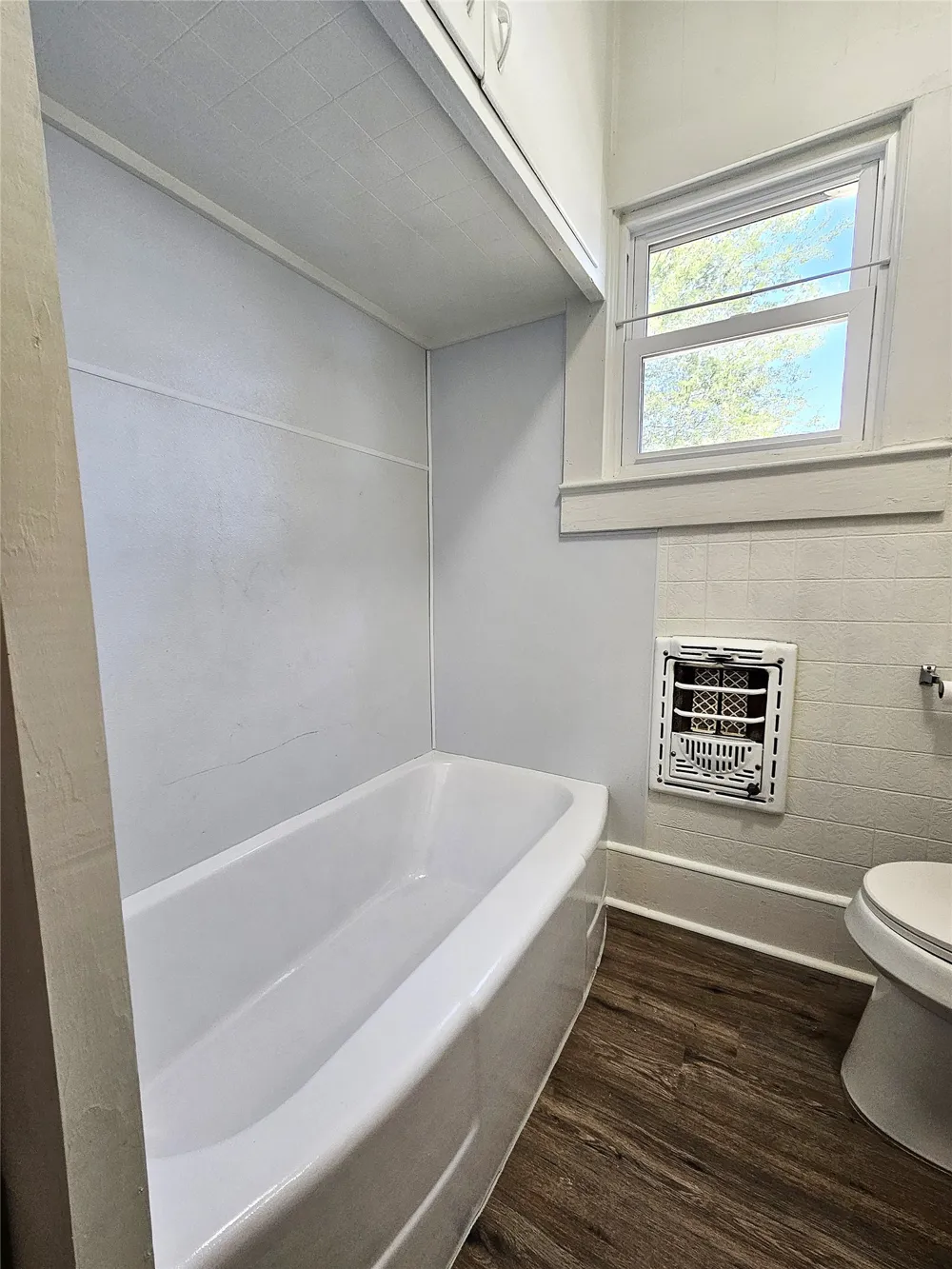 305 W Sabine Street Groesbeck, TX 76642