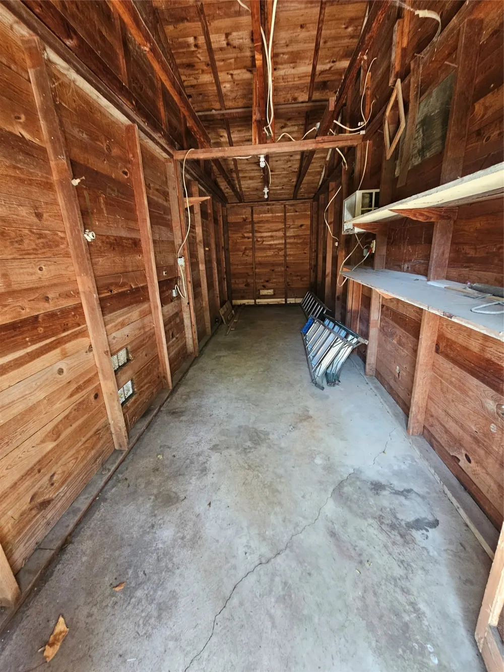 305 W Sabine Street Groesbeck, TX 76642