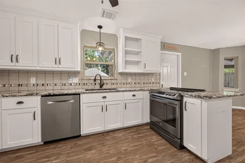5414 Crown Colony