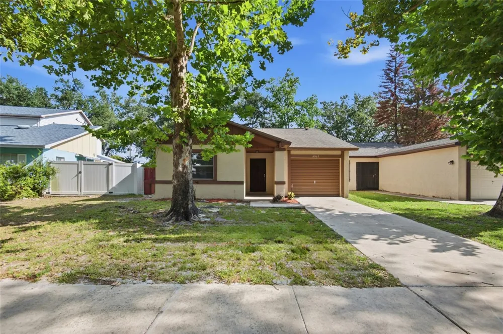 5967 FISH COURT Orlando, FL 32807