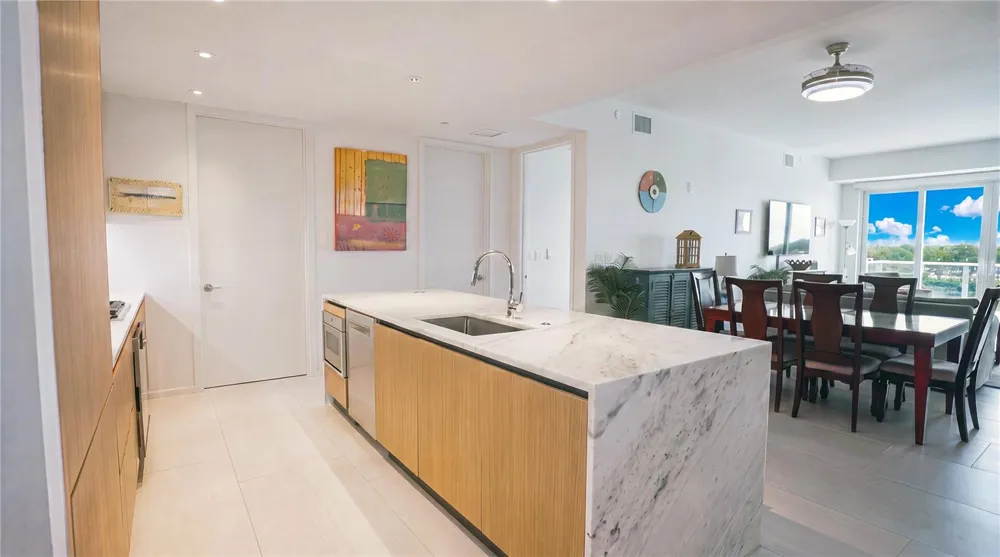 1020 SUNSET POINT ROAD #512 Clearwater, FL 33755