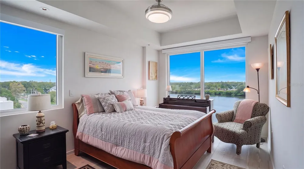 1020 SUNSET POINT ROAD #512 Clearwater, FL 33755