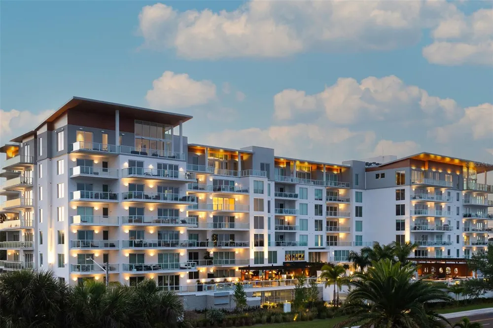 1020 SUNSET POINT ROAD #512 Clearwater, FL 33755