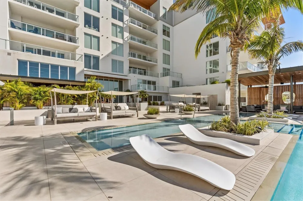 1020 SUNSET POINT ROAD #512 Clearwater, FL 33755