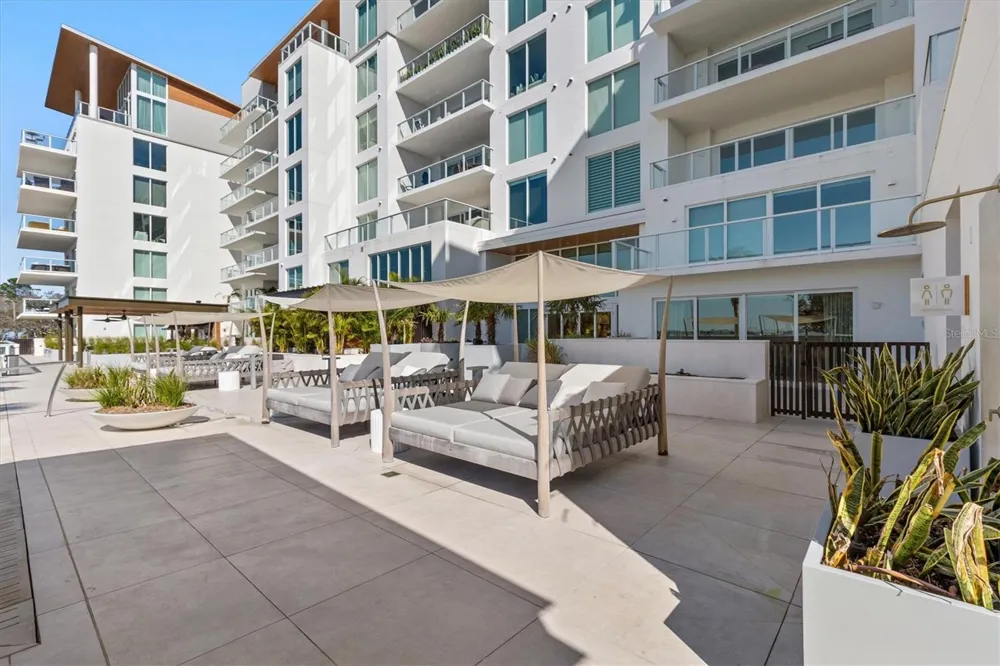 1020 SUNSET POINT ROAD #512 Clearwater, FL 33755