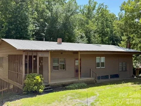 584 Groves Road