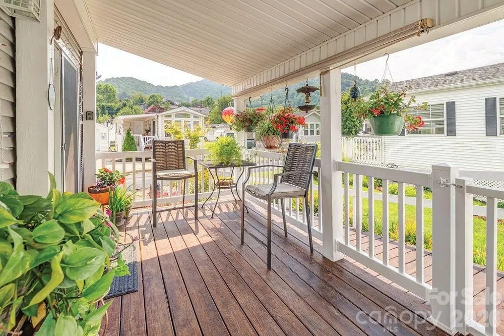 20 Strollers Lane Waynesville, NC 28785
