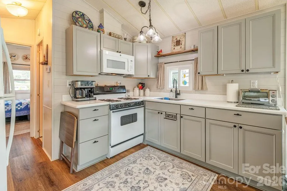 20 Strollers Lane Waynesville, NC 28785