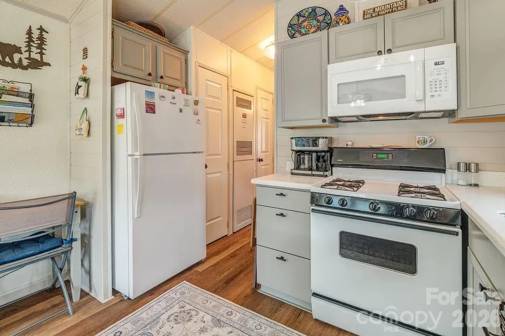 20 Strollers Lane Waynesville, NC 28785