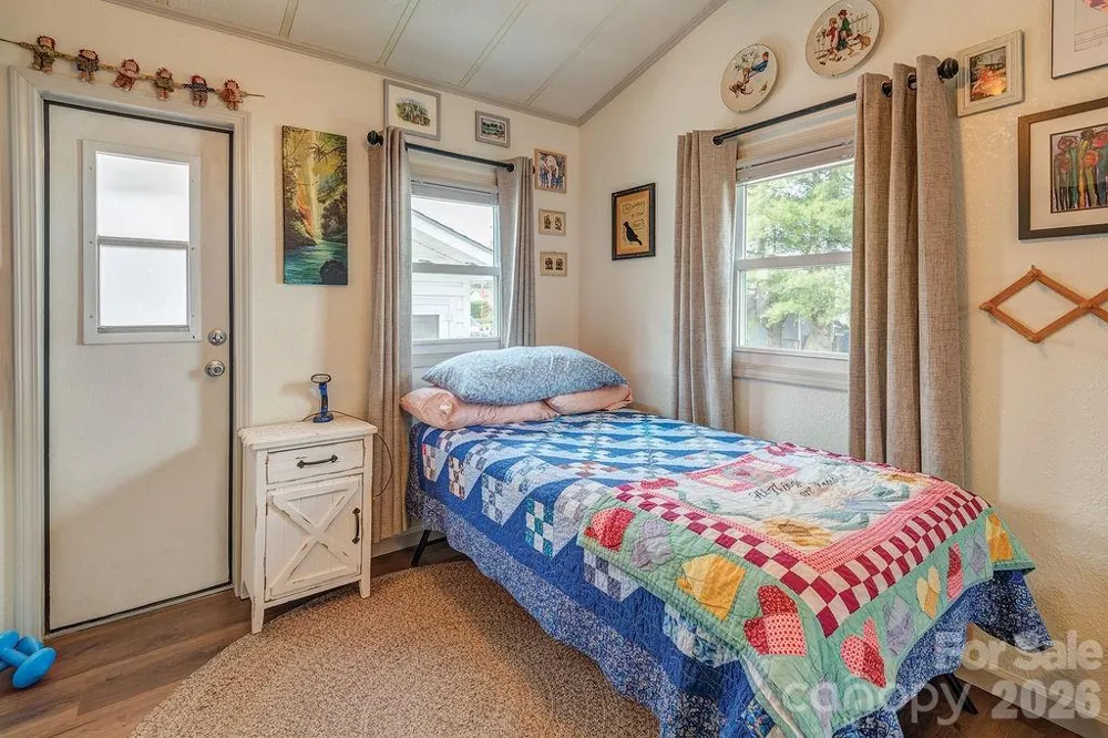 20 Strollers Lane Waynesville, NC 28785